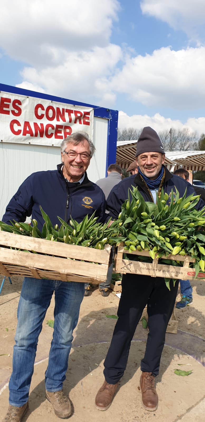 Helfen bei der Tulpen-Activity des Lions Clubs Armentières